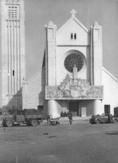Soldats allemands devant l'église d'Hirson ©Arch. dép. de l’Aisne 2 Fi 44