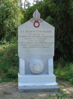 Le monument du III/12e REI à Aizy-Jouy, qui rappelle le sacrifice des 800 légionnaires (...) ©CD02