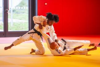Sarah-Léonie en démonstration de Judo
