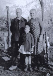 Claire et Marcel Levavasseur avec Jean Golgevit ©Arch. fam.