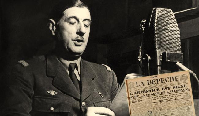 Montage presse - Le général de Gaulle au micro de la BBC en 1941 ©Rue des Archives