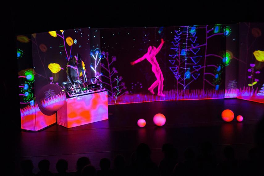 Danse Allo-Cosmos < Laon < Aisne < Picardie