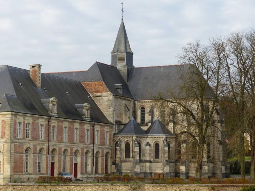 Abbaye de Saint Michel < Saint-Michel < Aisne < Picardie