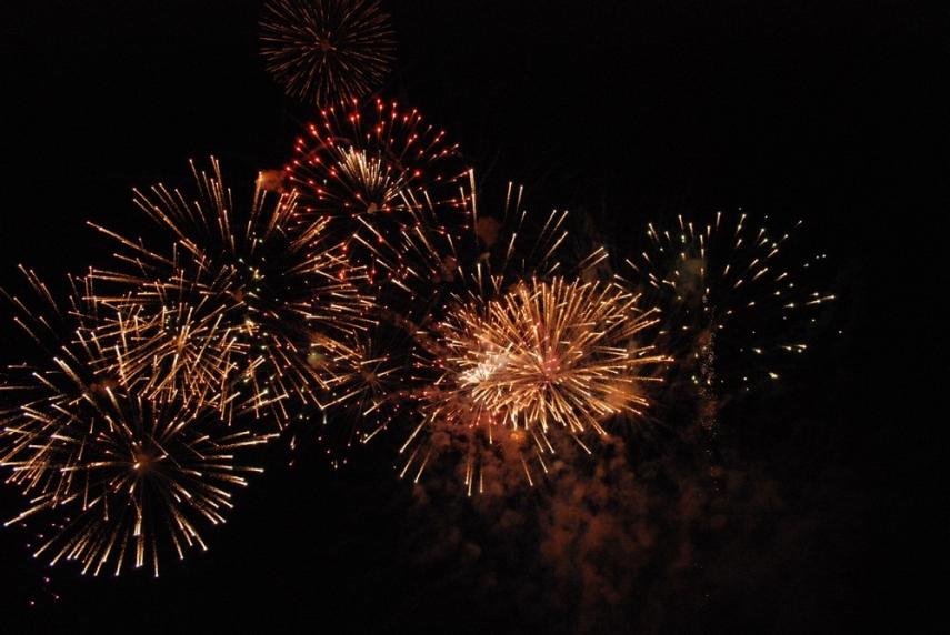 Feu d'artifice < Thiérache < Aisne < Hauts de France