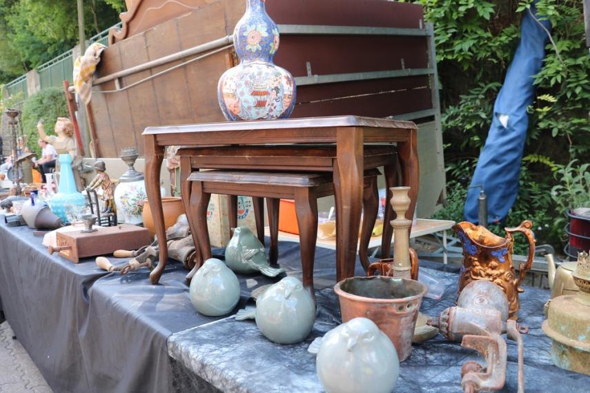 Brocante <  Thiérache < Aisne < Hauts-de-France