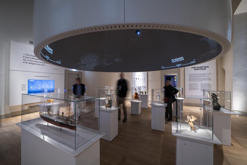Visite dans le parcours permanent de la Cité