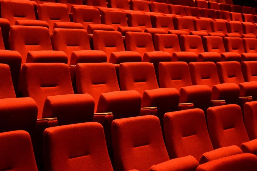 wernerredlich-theater-8569119_1280