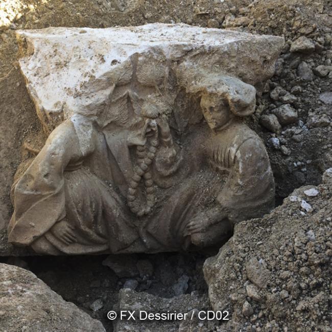 Culot sculpté du 13eme siecle trouvé à La Ferté-Milon