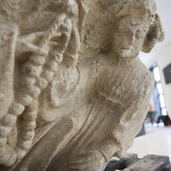 Culot sculpté du 13eme siecle trouvé à La Ferté-Milon