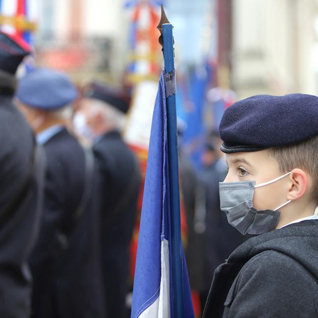 la-résilience-montcornet-de-gaulle-1940-bataille-France-porte-drapeau